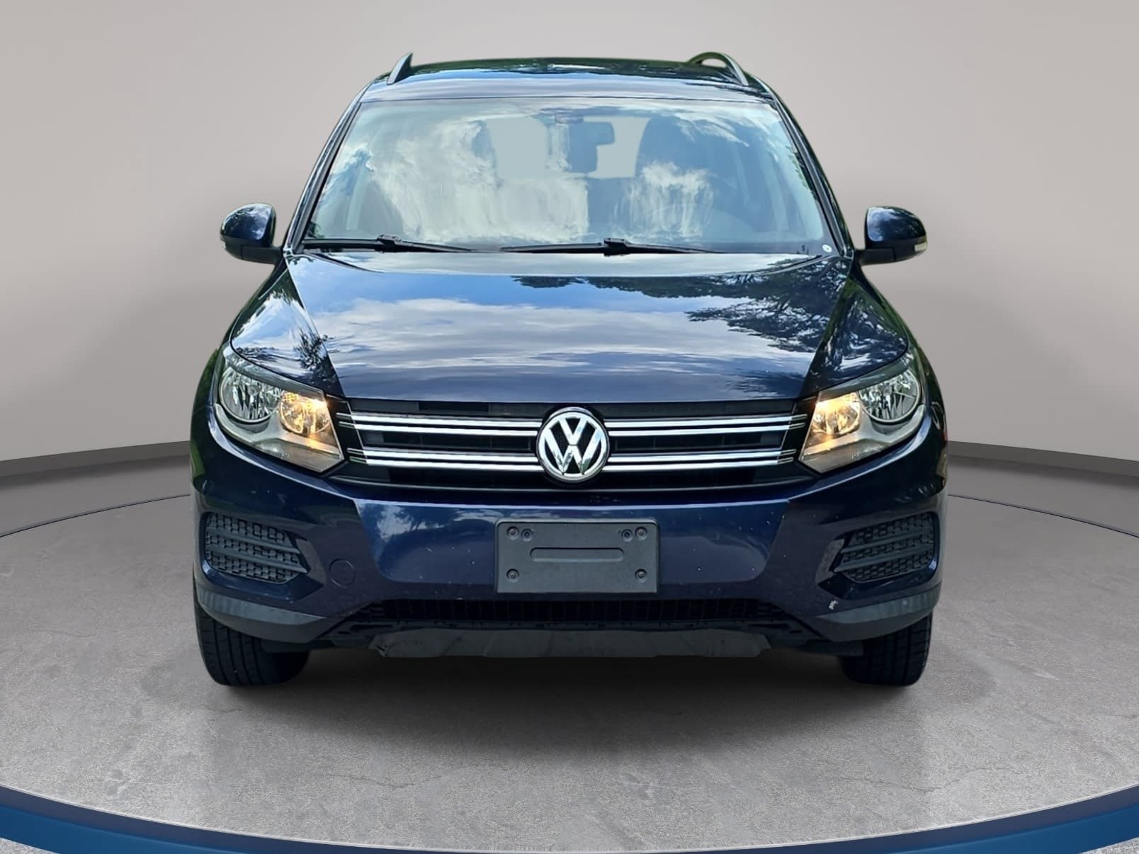 Used 2016 Volkswagen Tiguan S AWD/4WD image 2