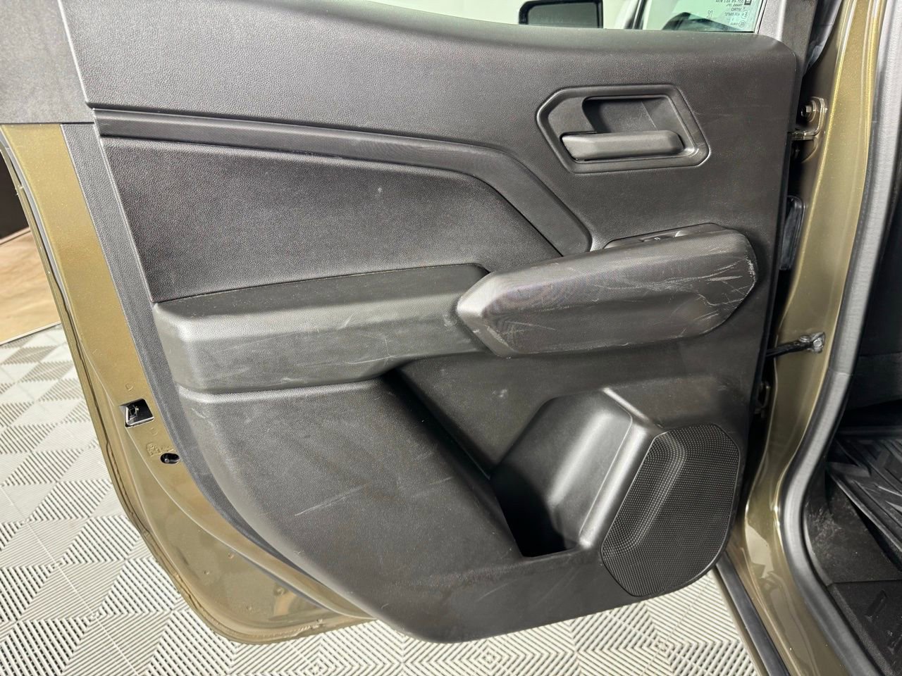 Used 2023 Chevrolet Colorado W/T image 24