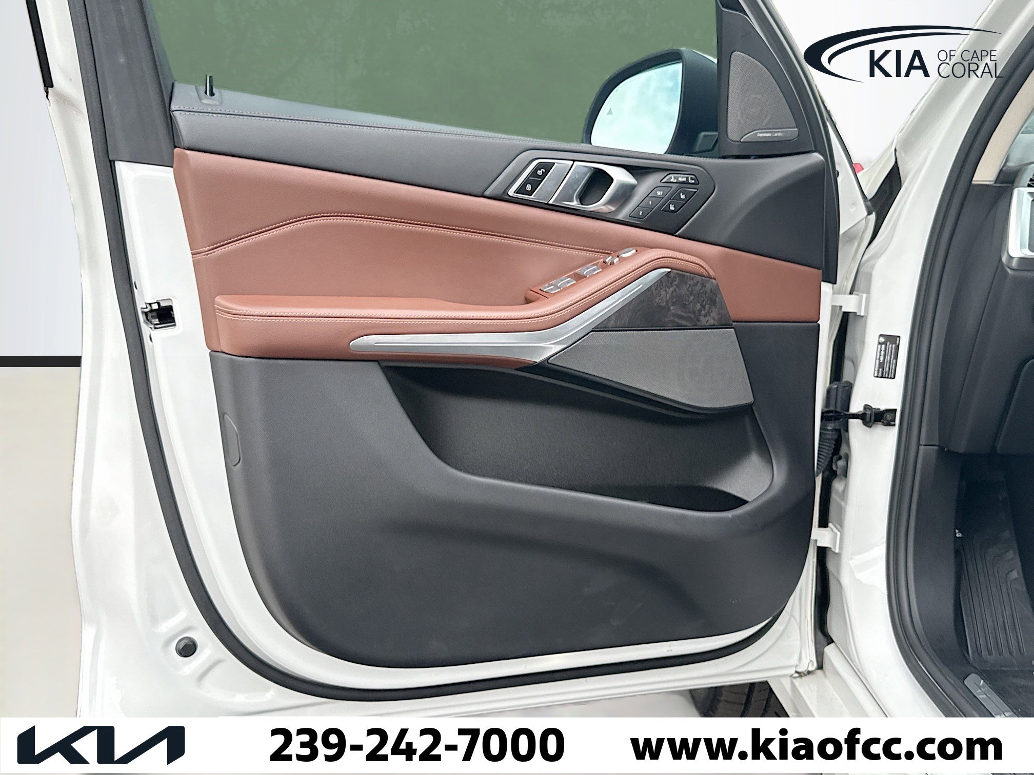 Used 2023 BMW X7 xDrive40i w/ Executive Package image 24