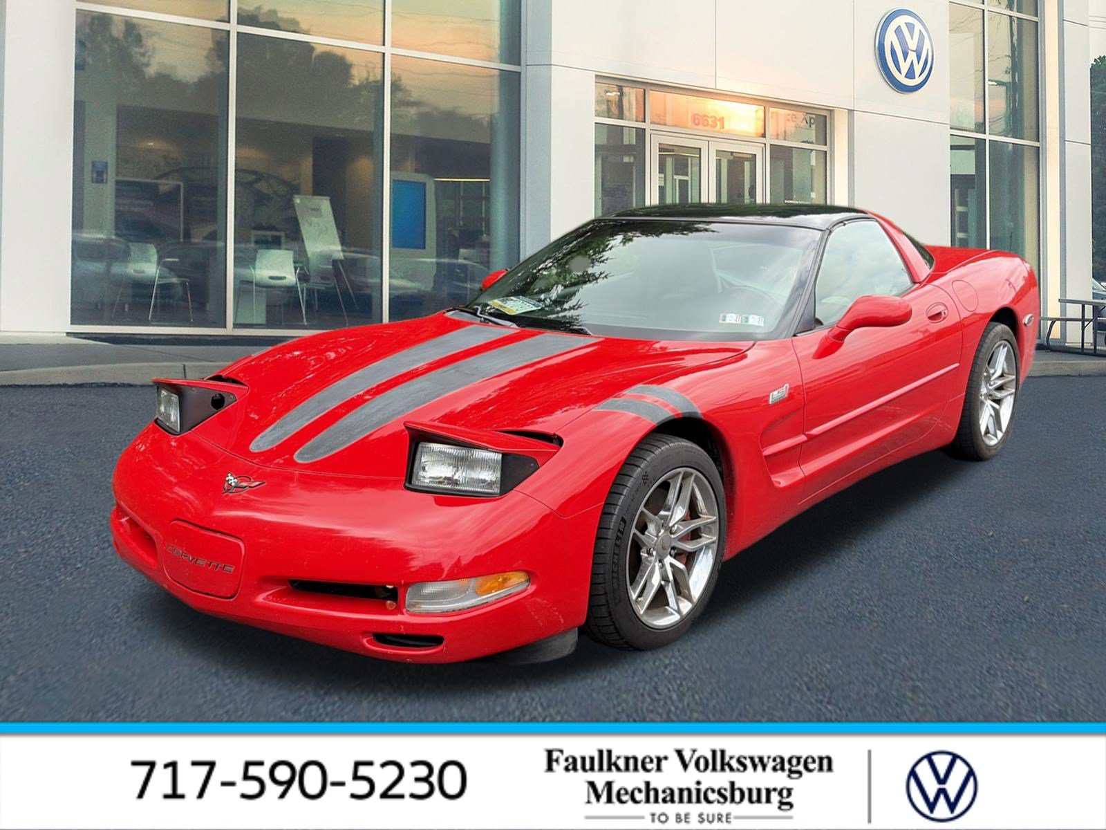 Used 2001 Chevrolet Corvette Coupe w/ Preferred Equipment Group1 RWD image 1