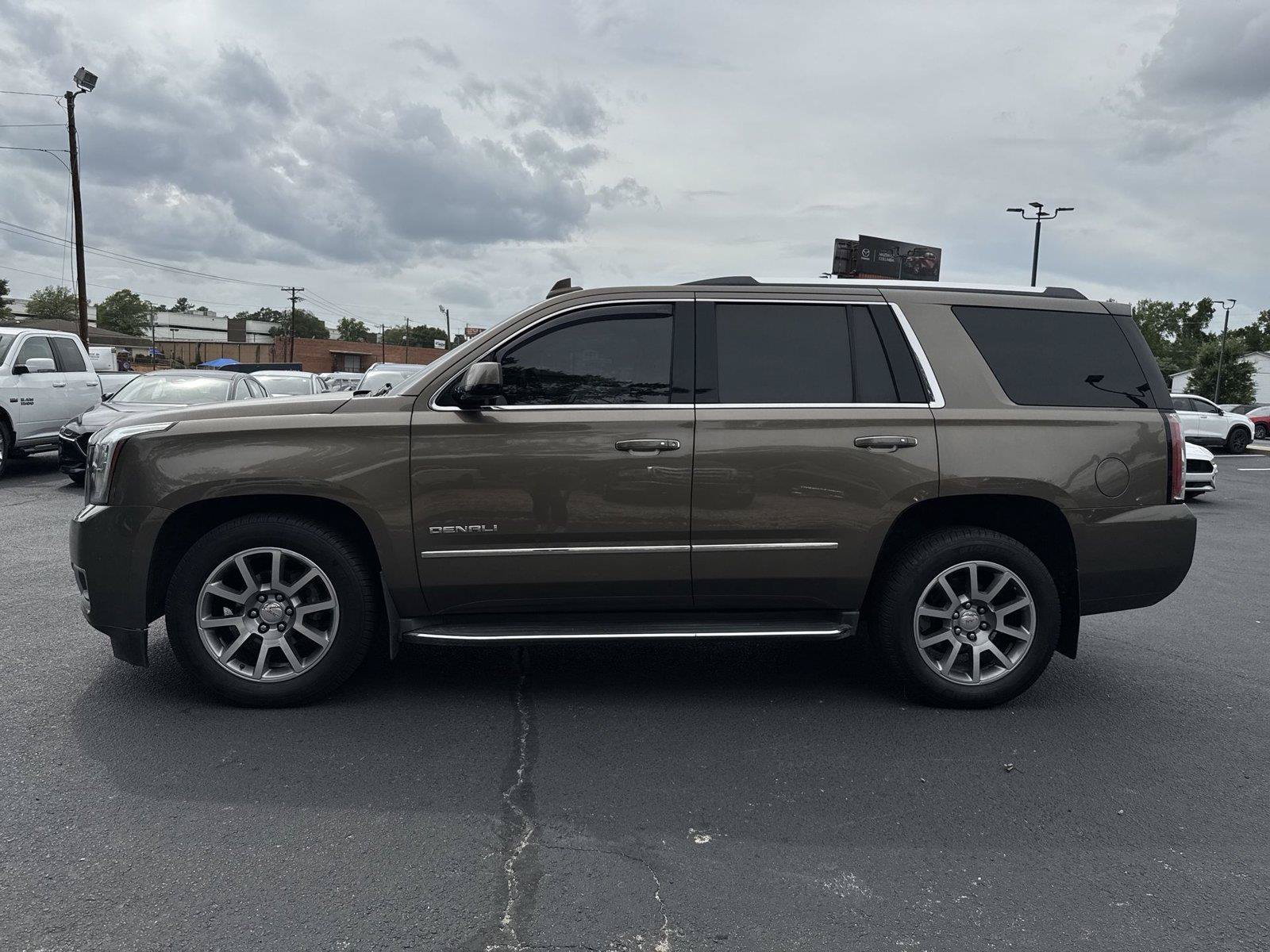 Used 2016 GMC Yukon Denali AWD/4WD image 4