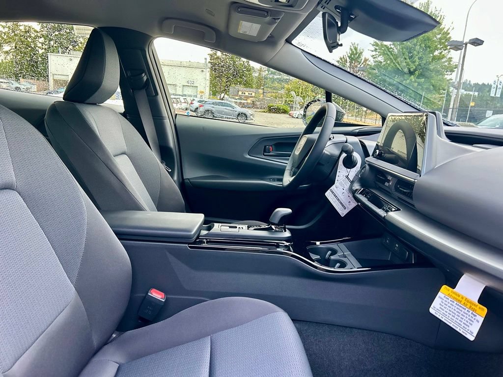 New 2027 Toyota Prius LE FWD image 16