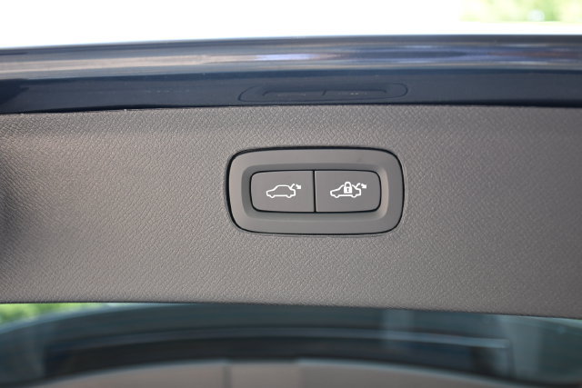 New 2026 Volvo XC90 B5 Plus w/ Protection Package Premier AWD/4WD image 28