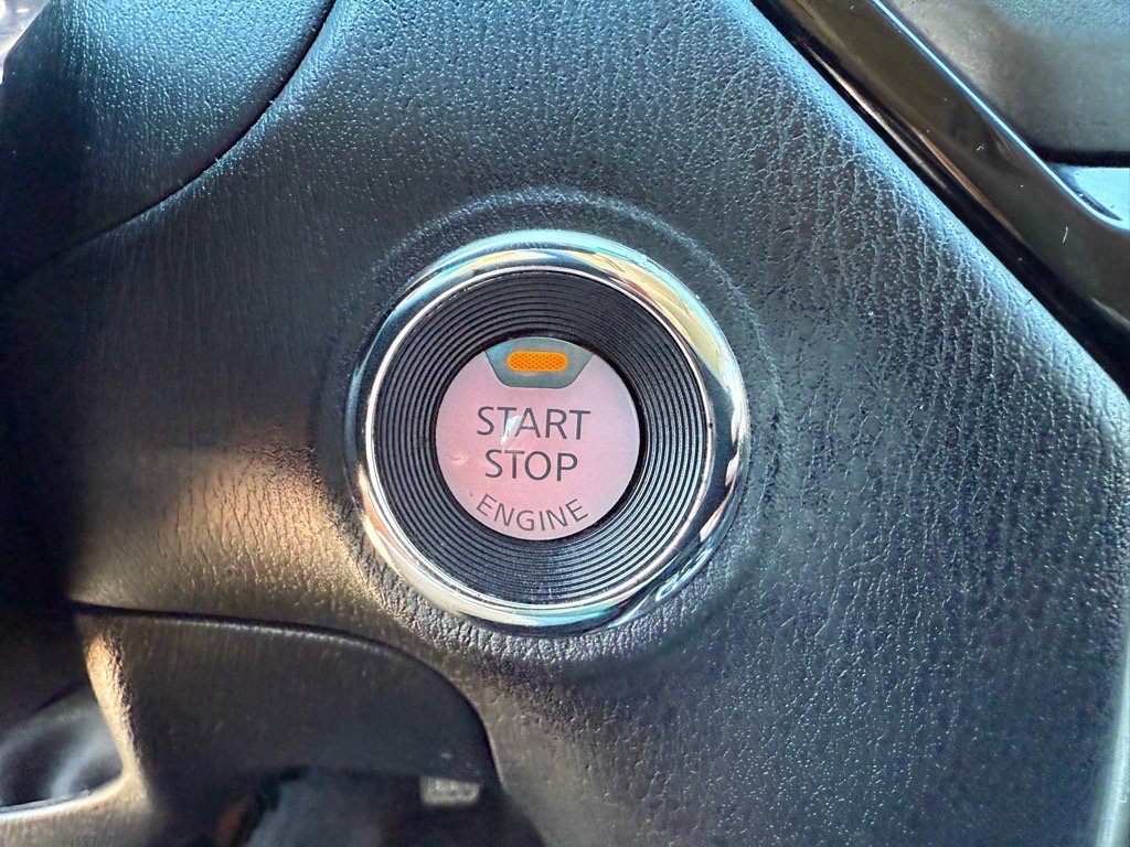 Used 2016 Nissan Pathfinder SV image 24