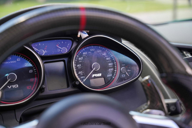 Used 2011 Audi R8 V10 image 32