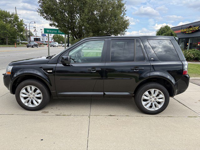 Used 2015 Land Rover LR2 image 8
