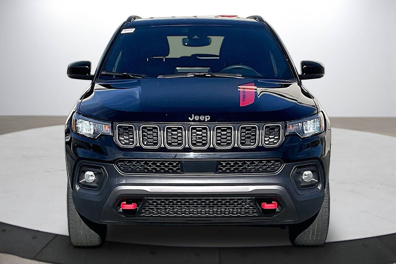 Used 2024 Jeep Compass Trailhawk image 3