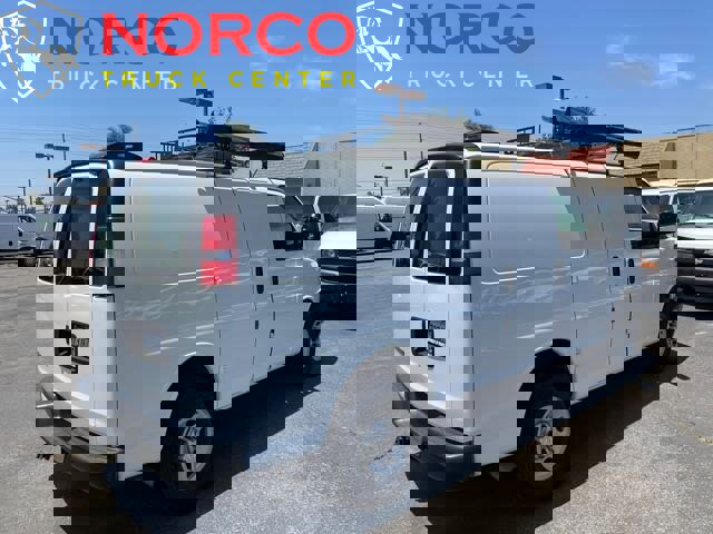 Used 2018 Chevrolet Express 2500 image 4