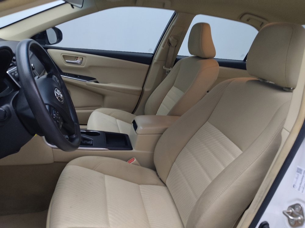 Used 2016 Toyota Camry LE image 17