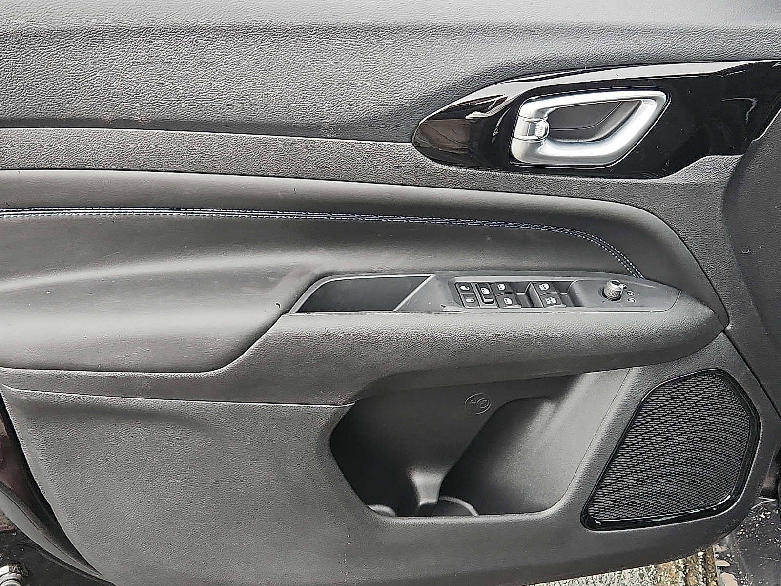 New 2026 Jeep Compass Limited image 8