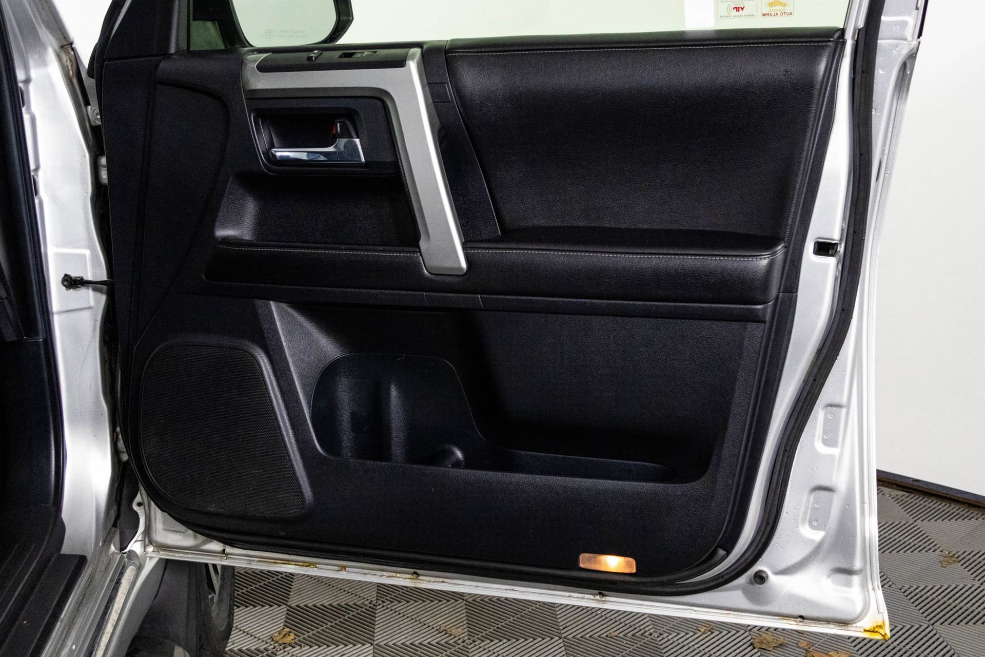 Used 2014 Toyota 4Runner Limited image 40