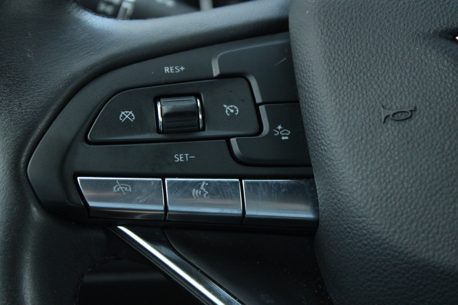Used 2024 Cadillac XT6 Luxury AWD/4WD image 33