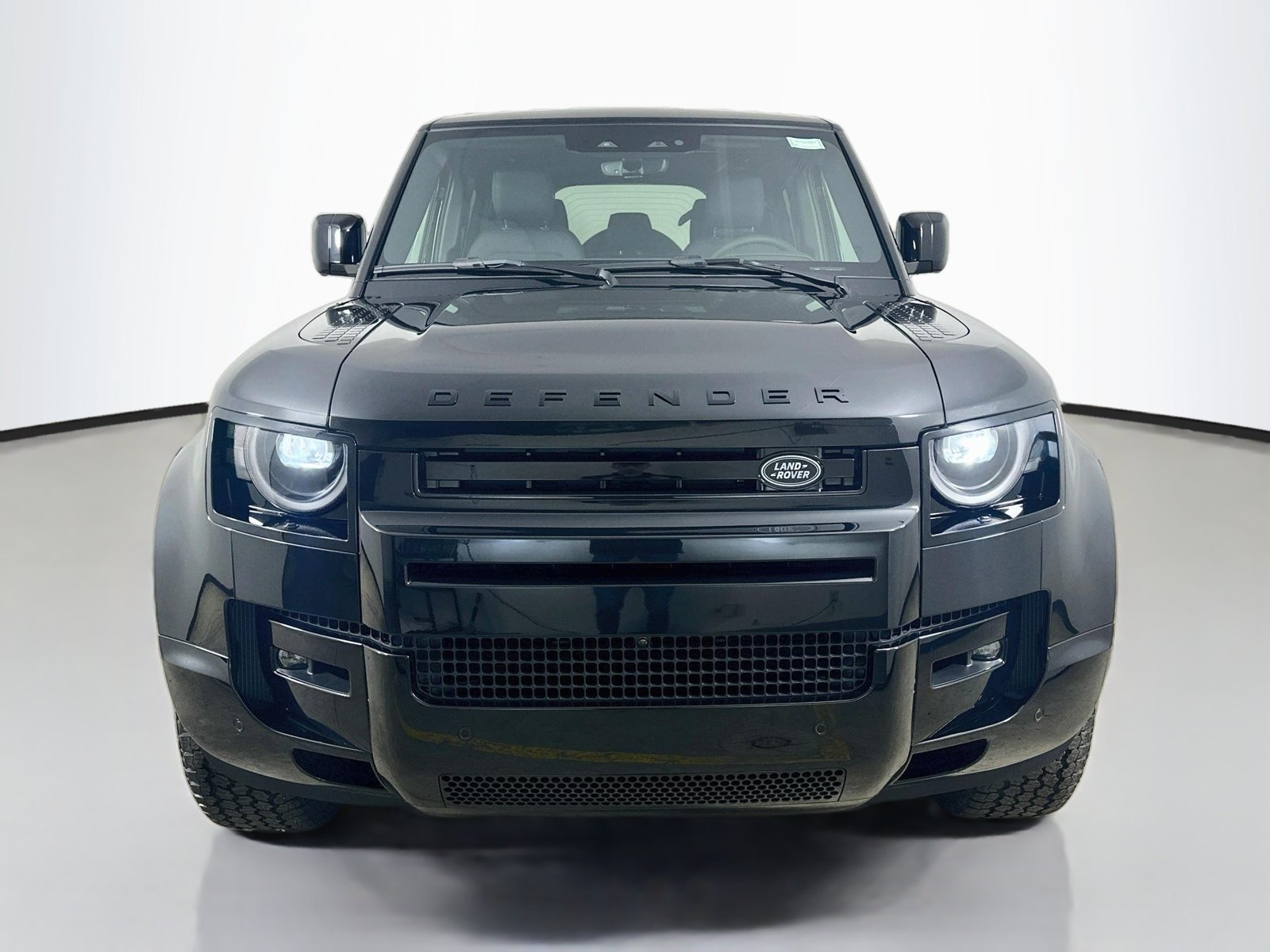 New 2026 Land Rover Defender 110 X-Dynamic SE AWD/4WD image 2