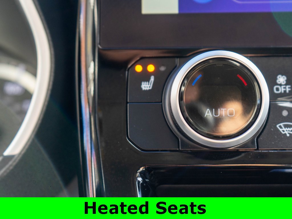 Used 2023 Toyota Highlander L image 28