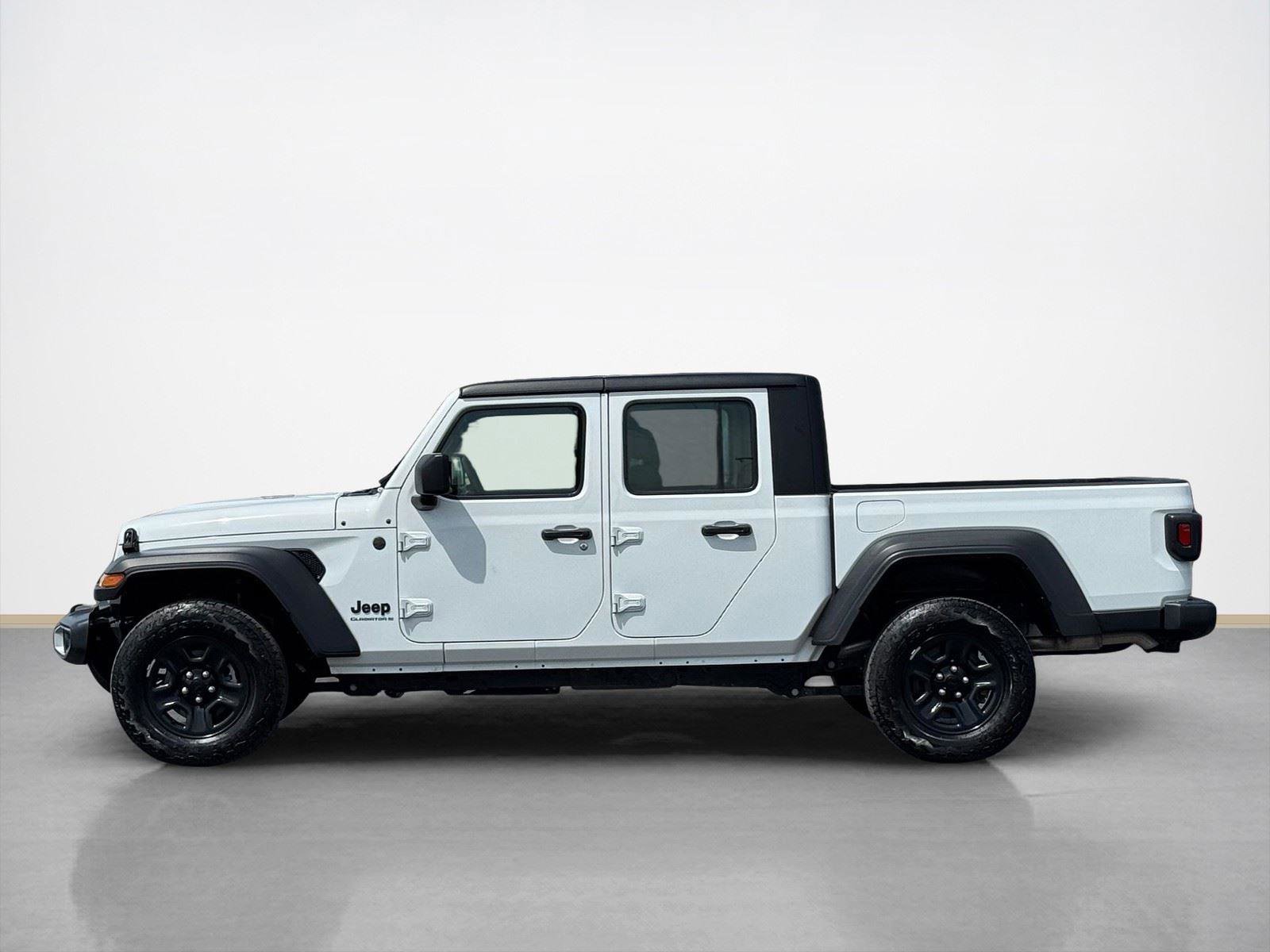 Used 2024 Jeep Gladiator Sport AWD/4WD image 4