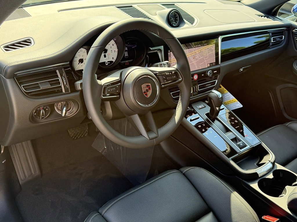 New 2026 Porsche Macan image 4