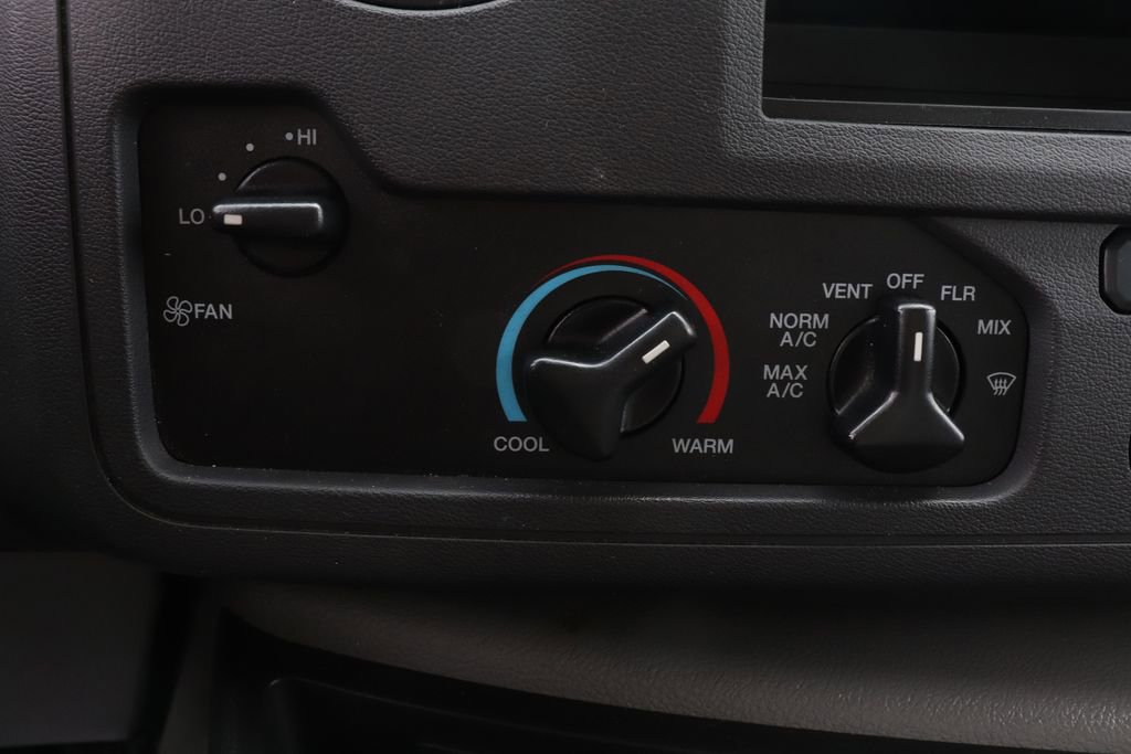 Used 2025 Ford E-450 and Econoline 450 Super Duty w/ Power Equipment Group image 15