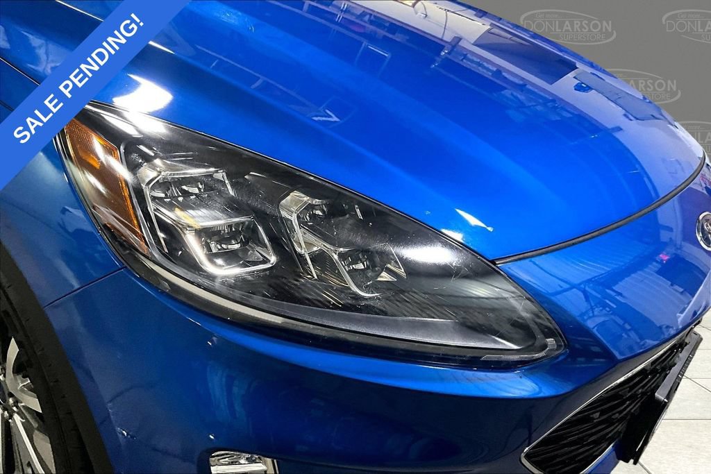 Used 2020 Ford Escape Titanium FWD image 4