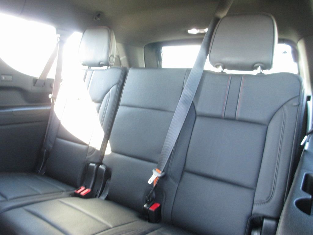 Used 2023 Chevrolet Suburban RST image 23