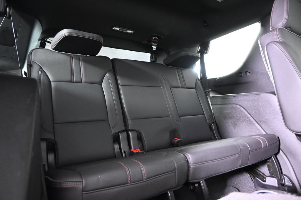 Used 2022 Chevrolet Tahoe RST w/ Luxury Package AWD/4WD image 17