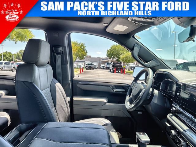 Used 2025 Chevrolet Silverado 1500 ZR2 w/ Technology Package AWD/4WD image 18