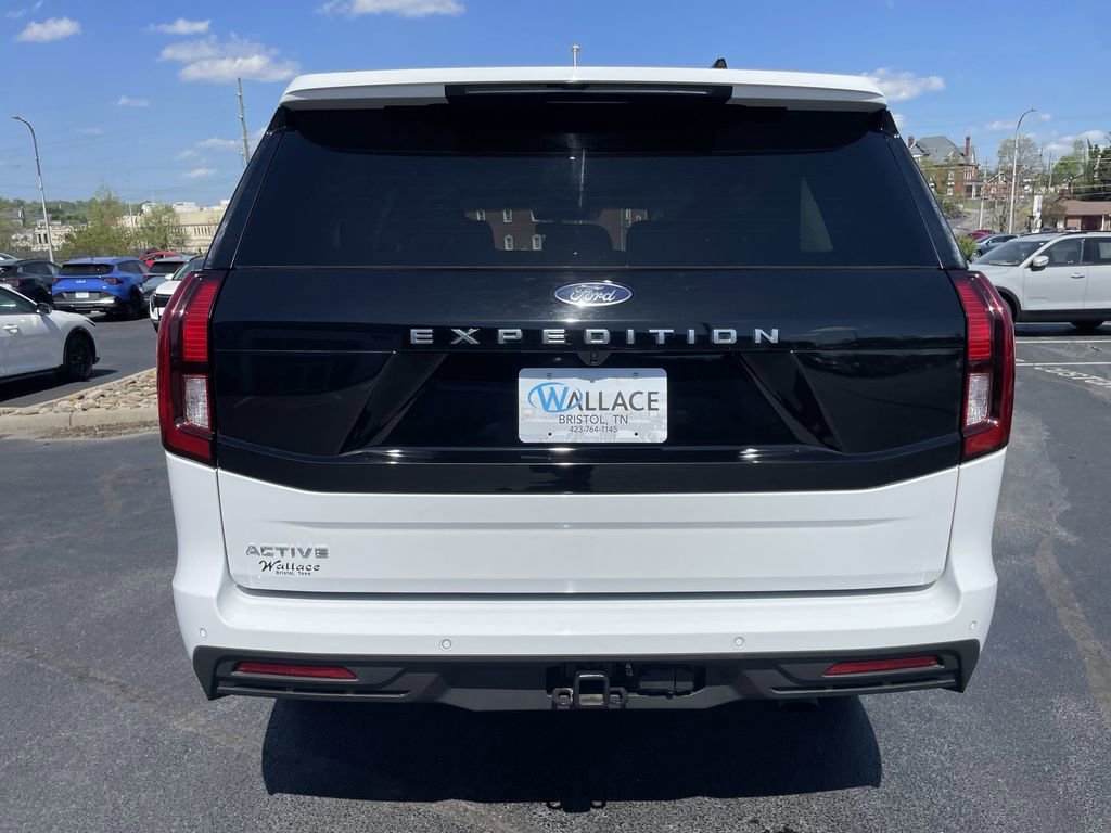 Used 2025 Ford Expedition Active image 5