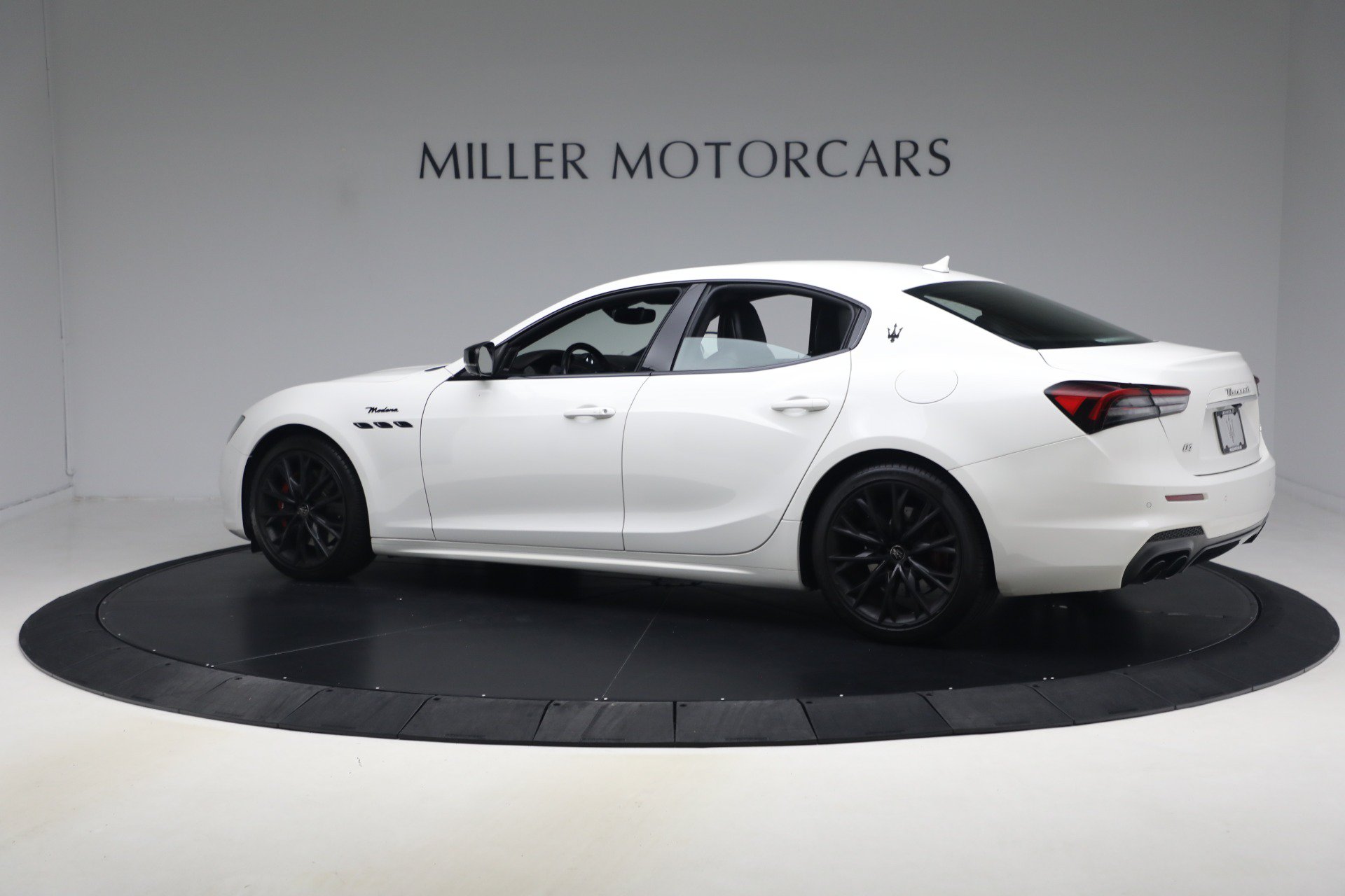 Used 2022 Maserati Ghibli Modena Q4 AWD/4WD image 4