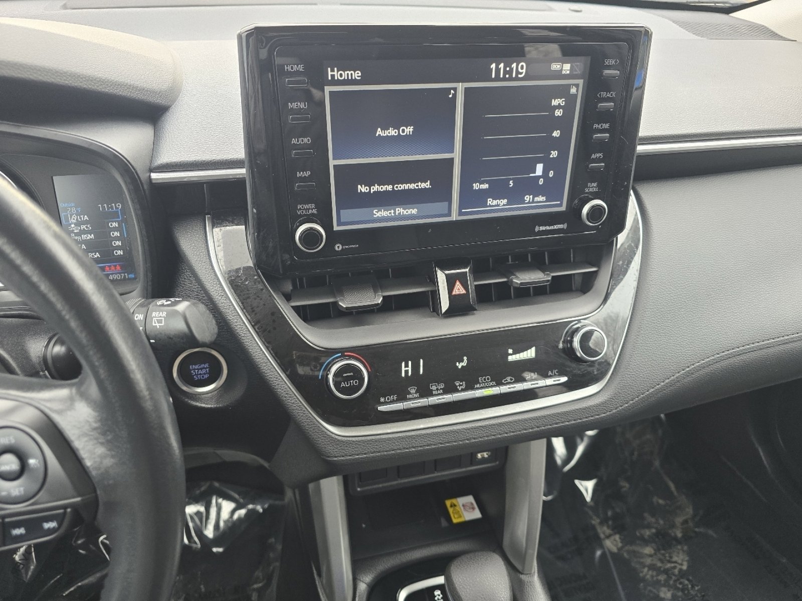 Used 2022 Toyota Corolla Cross LE image 29