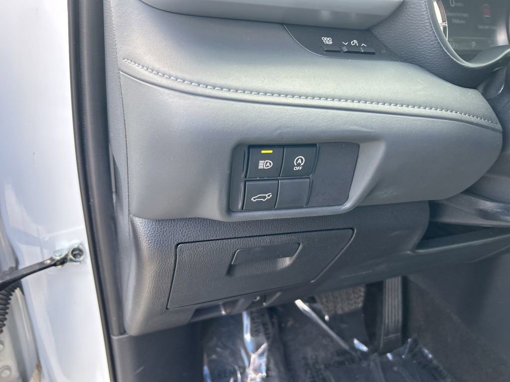 Used 2023 Toyota Highlander L image 38