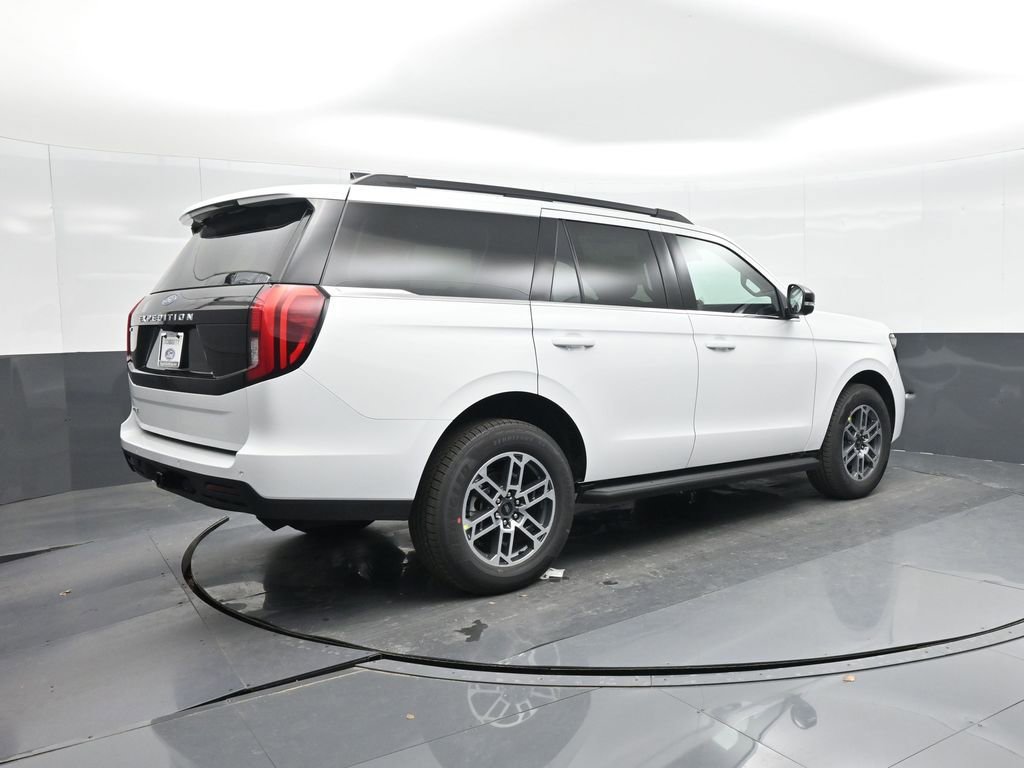 New 2026 Ford Expedition Active image 7