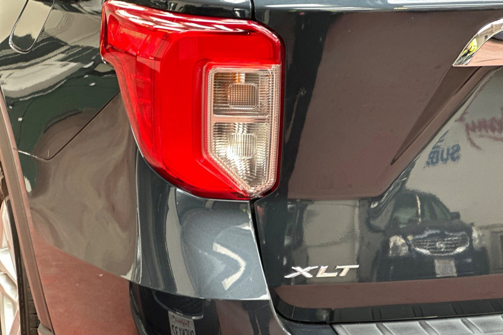 Used 2023 Ford Explorer XLT image 37