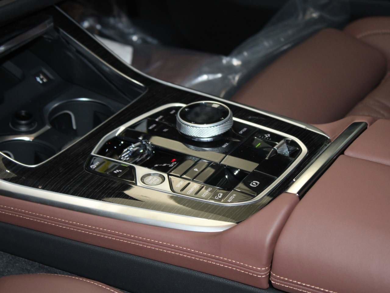 New 2026 BMW X7 M60i image 12