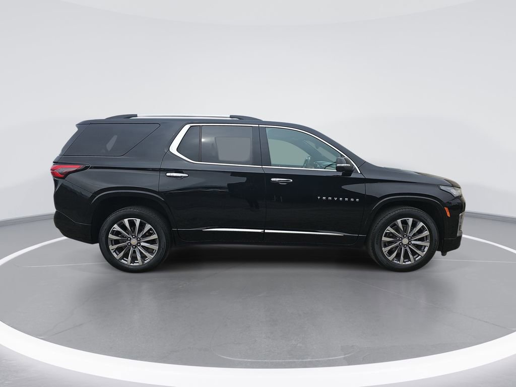 Used 2023 Chevrolet Traverse Premier AWD/4WD image 2