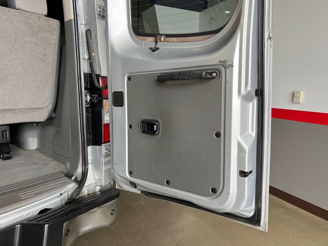 Used 2017 Nissan NV 3500 SV image 37