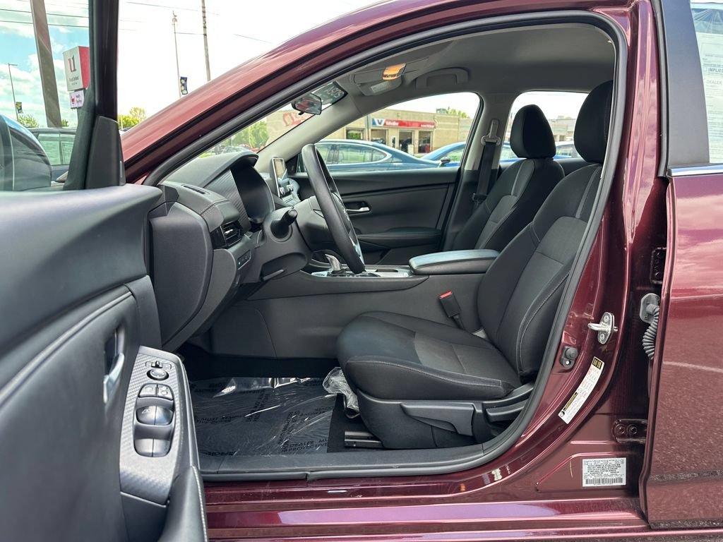 Used 2024 Nissan Sentra SV FWD image 20