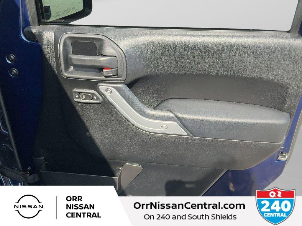 Used 2013 Jeep Wrangler Unlimited Sahara w/ Mopar Chrome Edition Group image 10