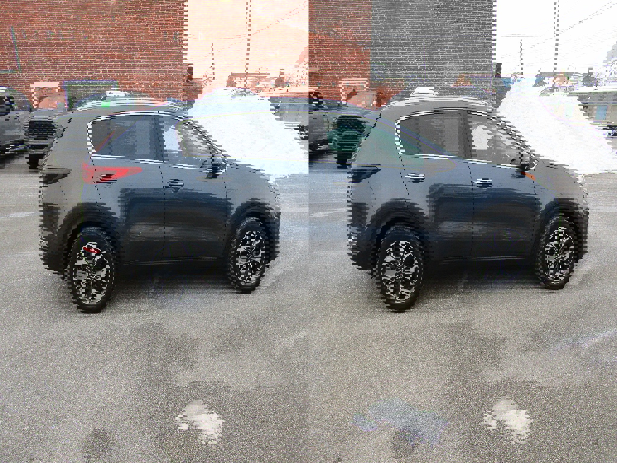 Used 2020 Kia Sportage EX image 2