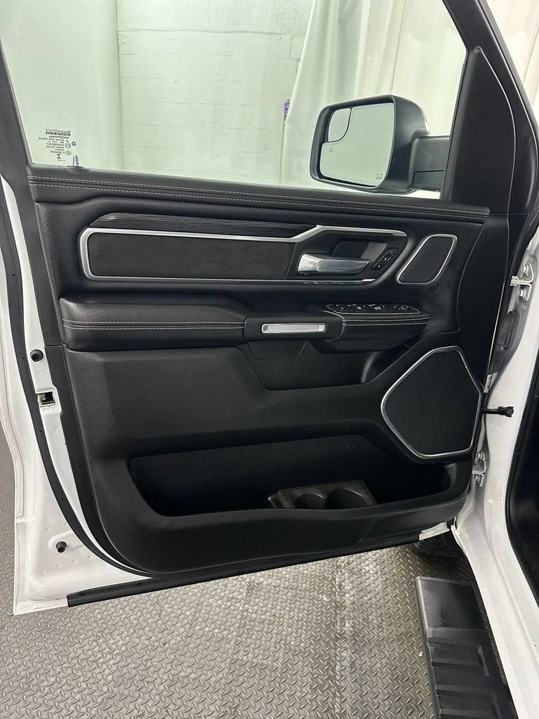 Used 2023 RAM 1500 Laramie AWD/4WD image 8