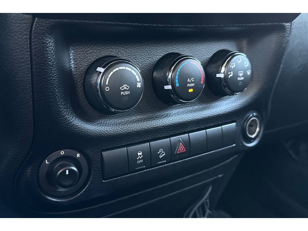 Used 2015 Jeep Wrangler Sport image 26