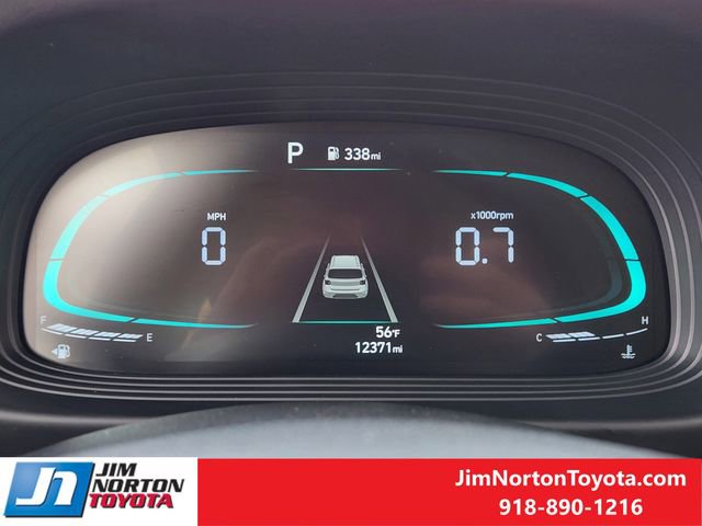 Used 2025 Hyundai Venue SEL image 16