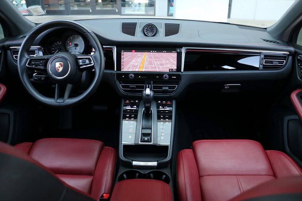 Used 2024 Porsche Macan S AWD/4WD image 28