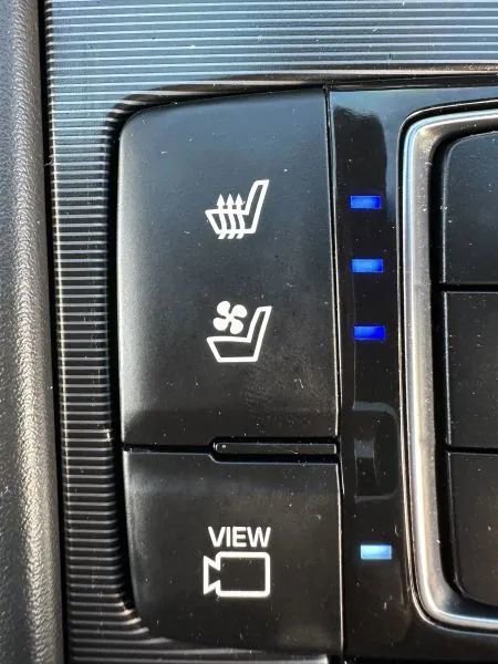 Used 2018 Genesis G80 3.3T Sport image 38