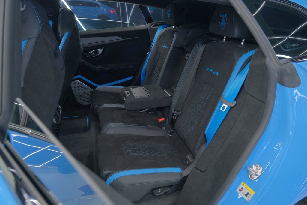 Used 2024 Lamborghini Urus Performante AWD/4WD image 24