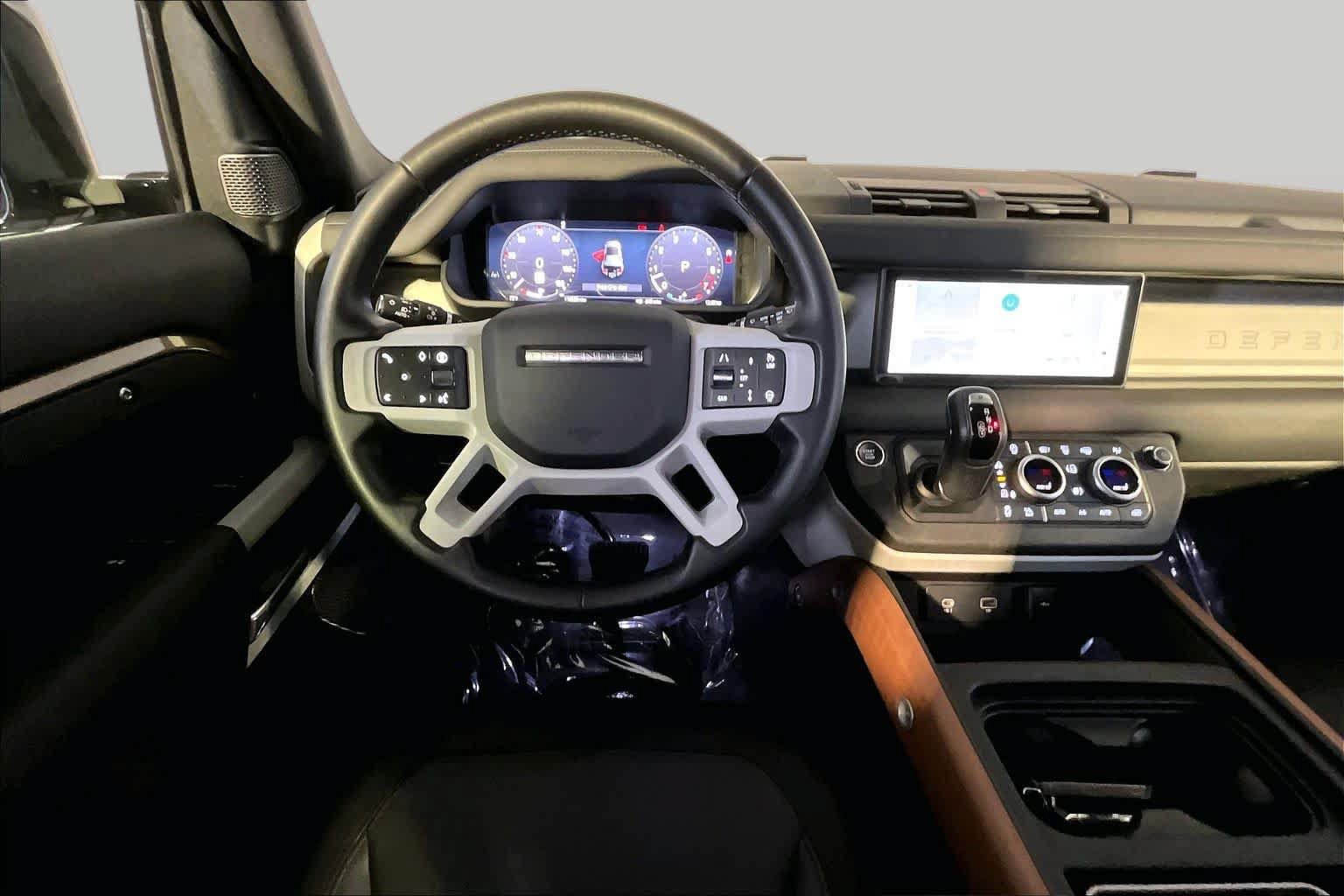 Used 2024 Land Rover Defender 110 X-Dynamic SE AWD/4WD image 6