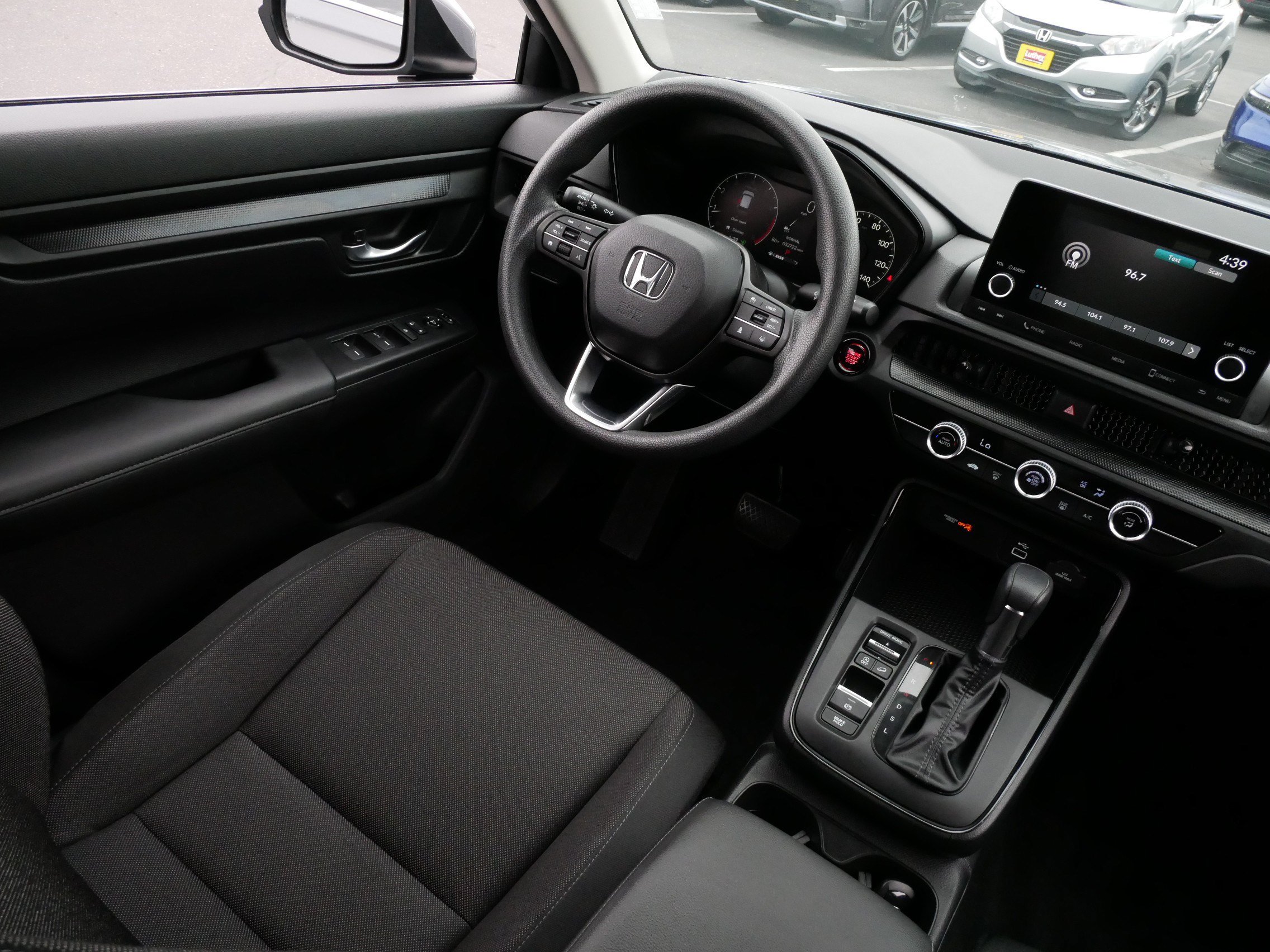 Used 2024 Honda CR-V LX image 9