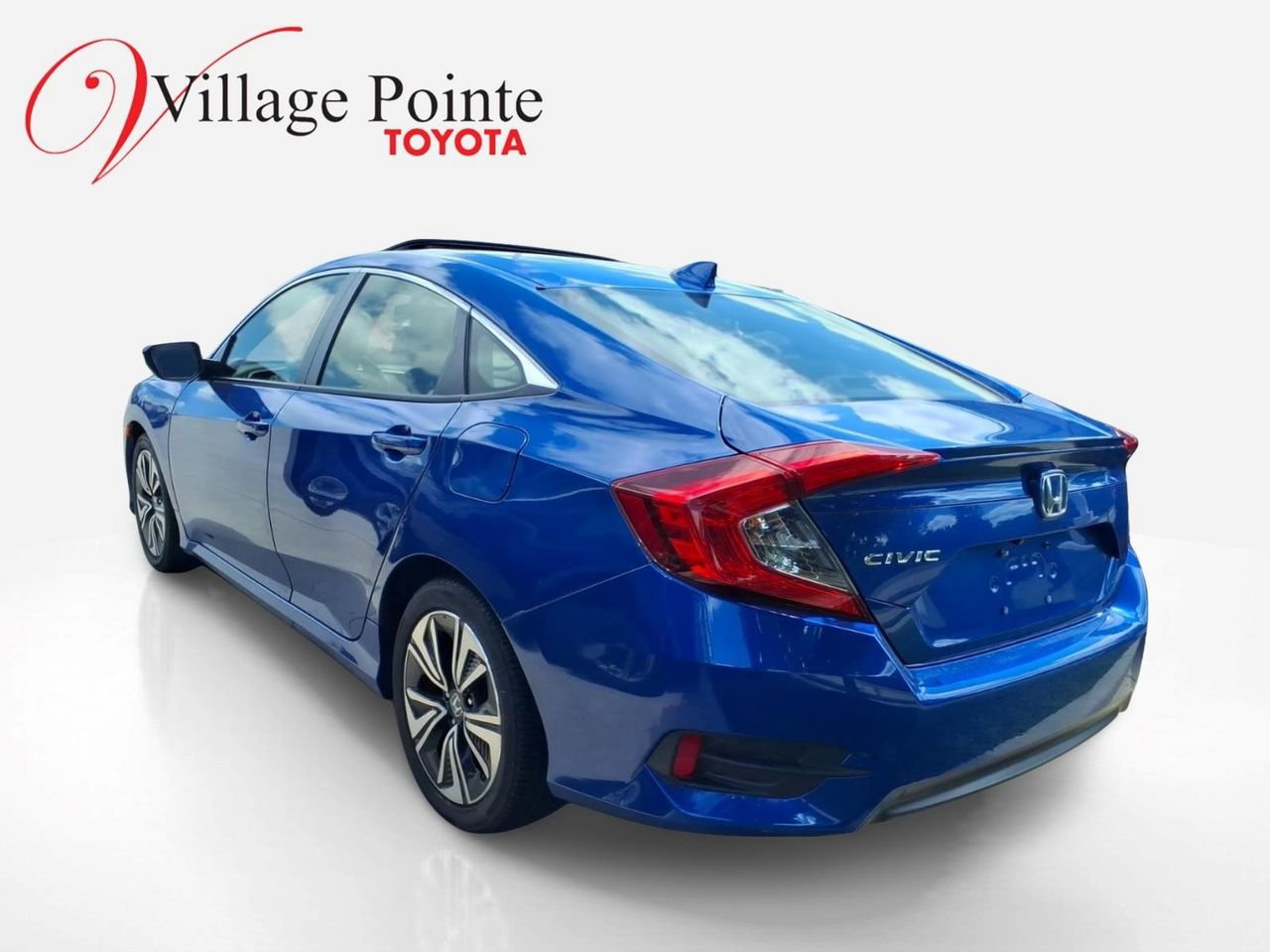 Used 2018 Honda Civic EX-T image 2