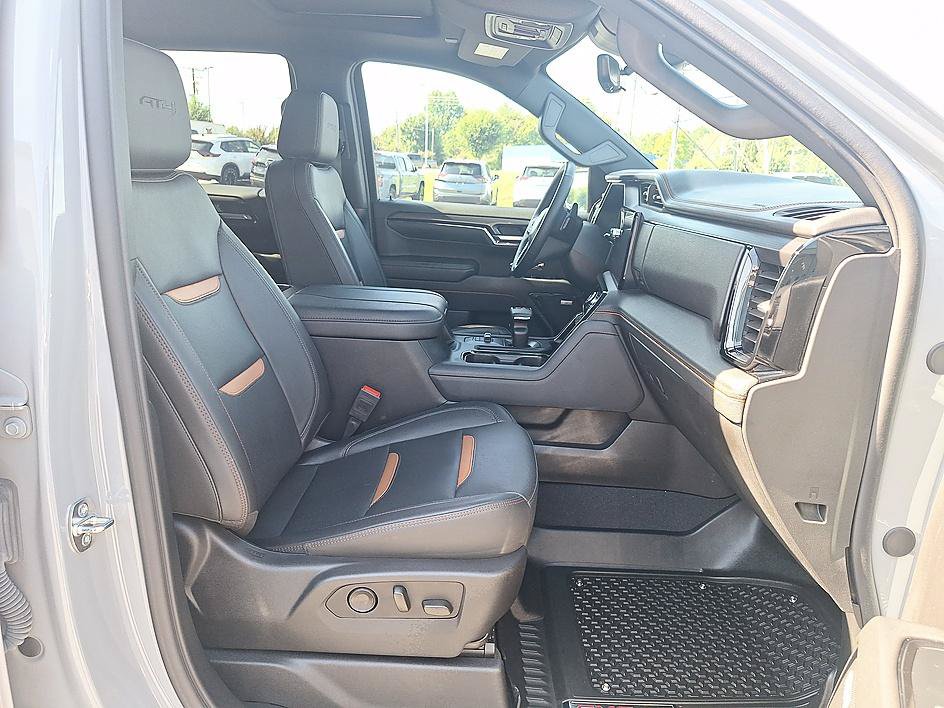 Used 2024 GMC Sierra 1500 AT4 w/ Technology Package AWD/4WD image 21