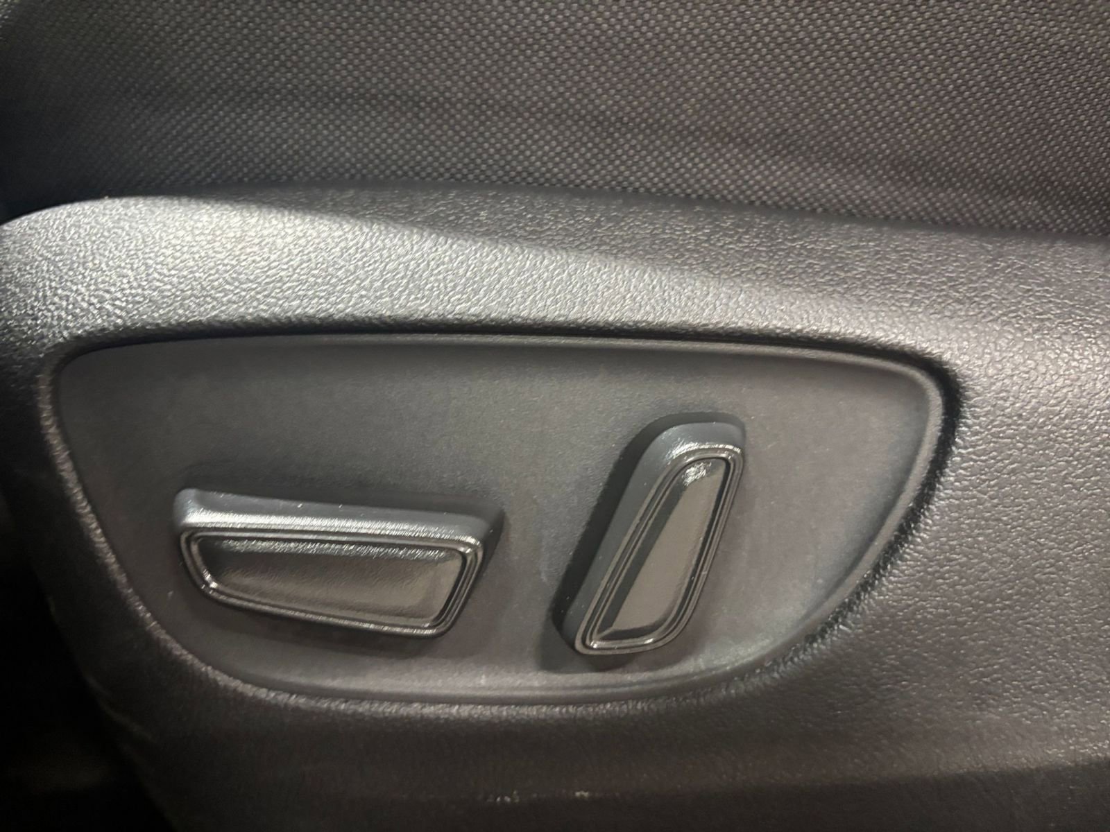 Used 2025 Toyota Highlander LE image 25