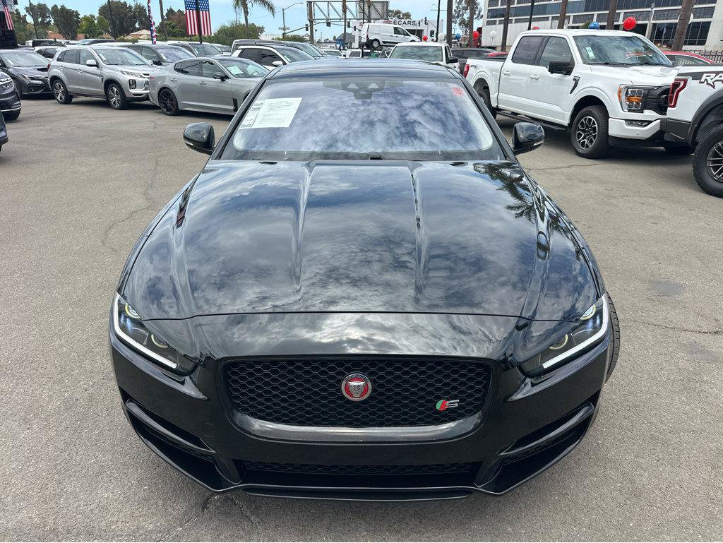 Used 2017 Jaguar XE RWD image 2