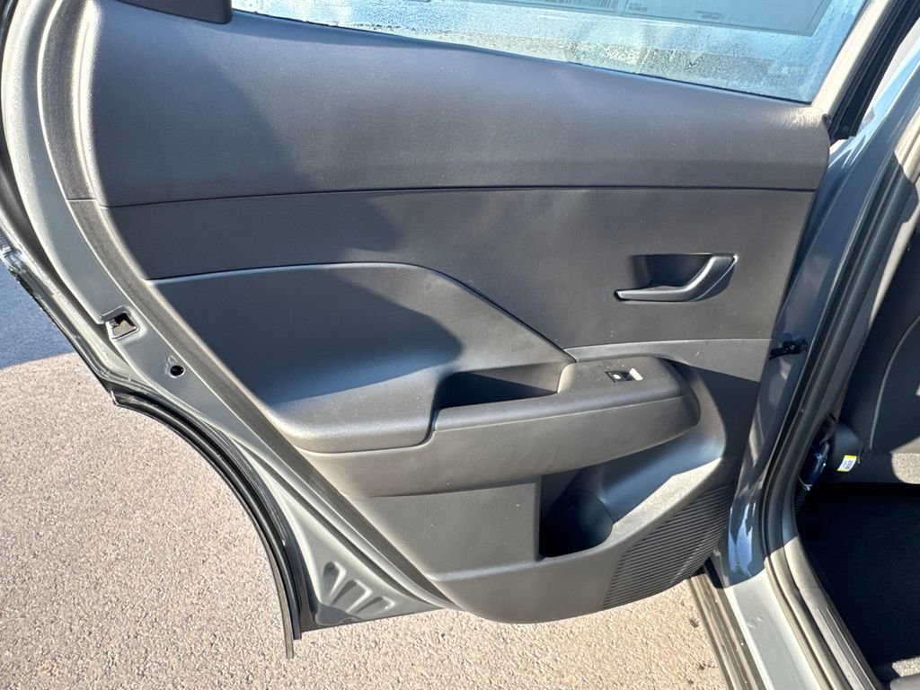 New 2026 Hyundai Kona SE image 12